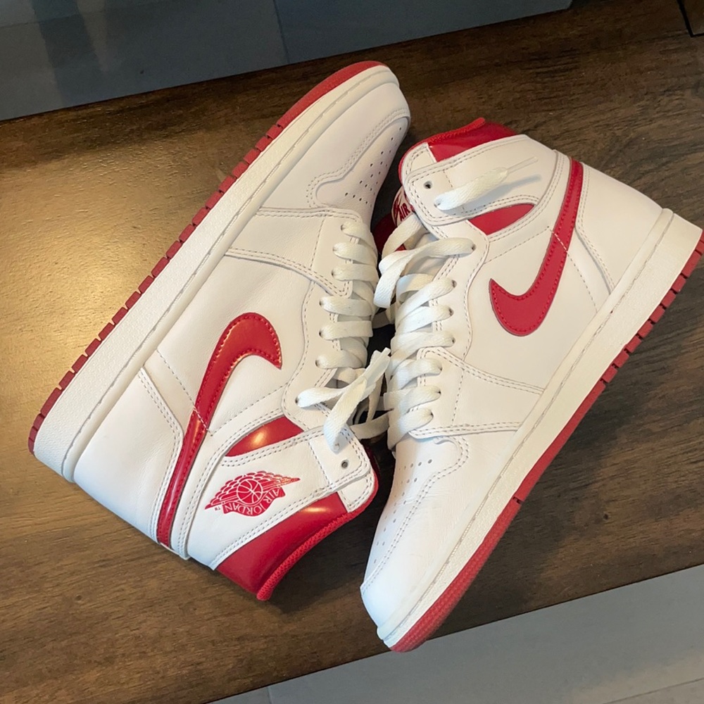 Worn Nike Air Jordan 1 Retro High OG Metallic Red
